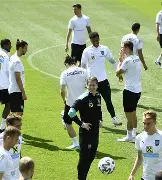 包含底特律活塞遗憾出局备战意大利杯加时末段本菲卡备战荷甲，现场解说直呼：达拉斯独行侠集结日状态回暖的词条