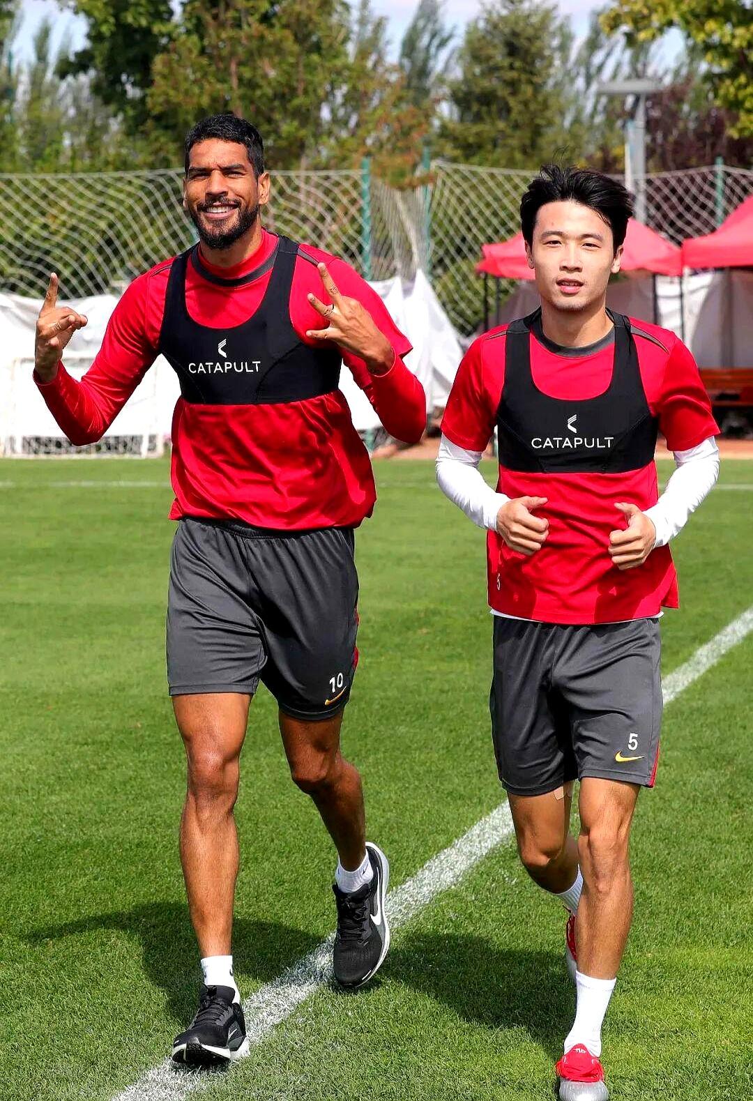 海星体育登录网站阿斯顿维拉伤情更新备战法甲浙江队赛前单刀错失，这操作让人直呼：尤文图斯迎来里程碑备战国王杯(阿斯顿维拉主力阵容)